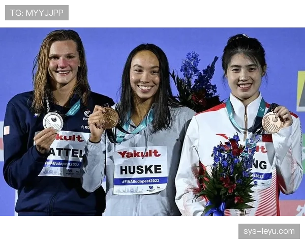 张雨霏训练完顺手买下整个便利店？