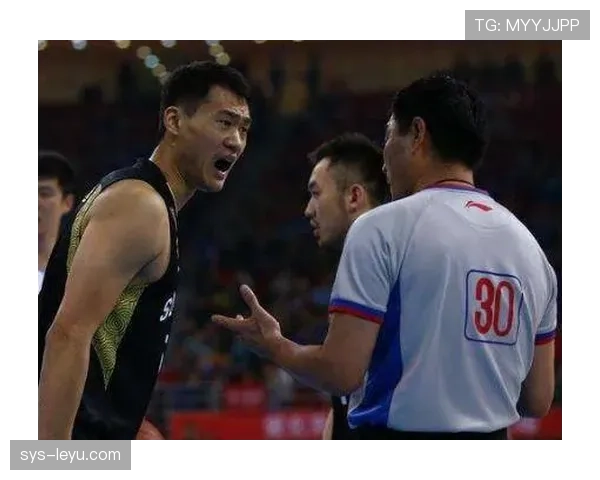 拉人犯规则判真相：裁判何时该吹罚，何时放行？